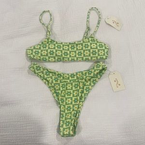 Aurelle swim top and bottom size medium. Never worn, NWT